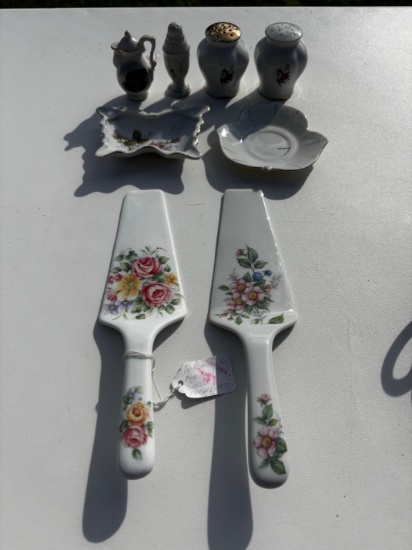 Porcelain Server and Mini Decorative Dish Set