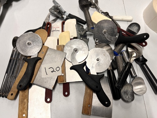 Lot, Dough Cutters, Ice Cream Scoops, Spatulas, Approx 50 Pcs /Binn
