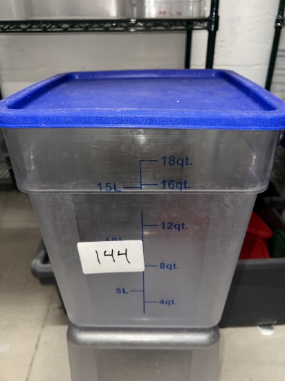 Large 18 Quart Plastic Containers with Lids