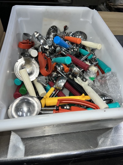 Assorted Salad and Ice Cream Scoops, 2oz thru 8oz
