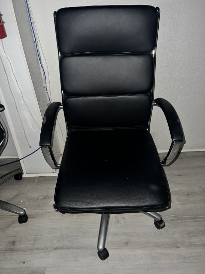Hi Back Executive Chair