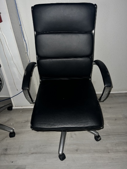 Hi Back Executive Chair