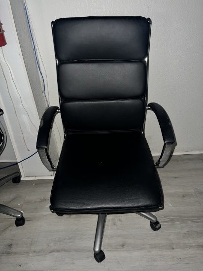 Hi Back Executive Chair