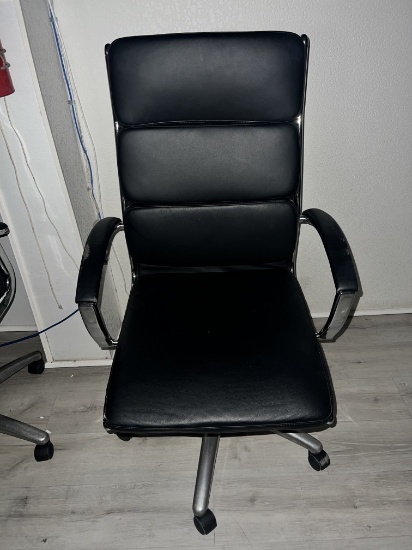 Hi Back Executive Chair