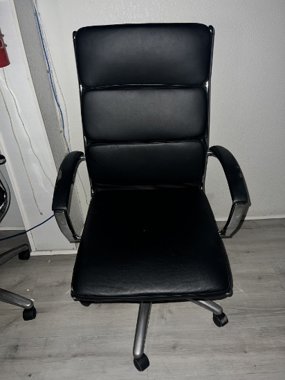 Hi Back Executive Chair