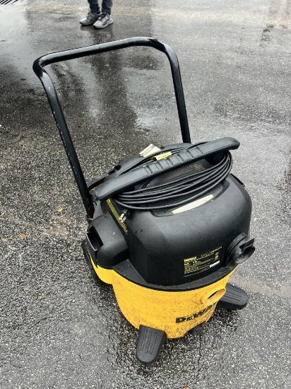 DeWalt Vaccum, (no hose)