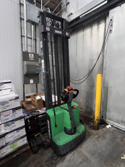Ekko #2800 Pallet Stacker