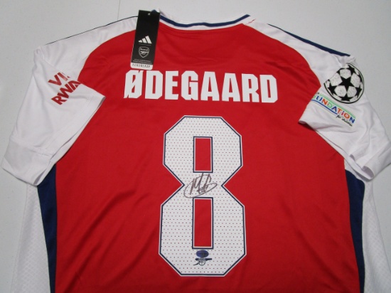 Martin Odegaard of Aresenal UEFA signed autographed soccer jersey Legends COA 489