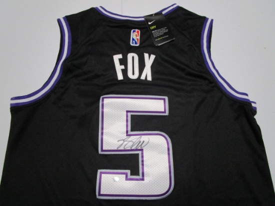 De'Aaron Fox of the Sacramento Kings signed autographed basketball jersey PAAS COA 215