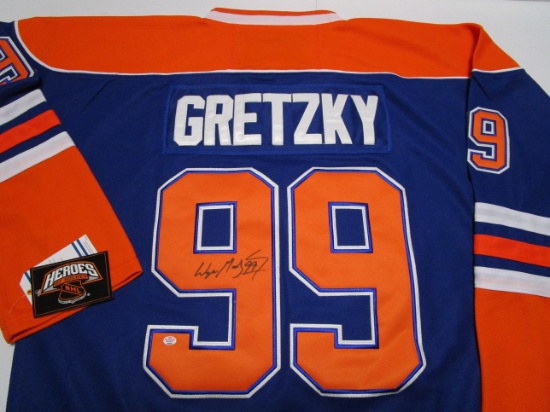 Wayne Gretzky of the Edmonton Oilers signed autographed hockey jersey PAAS Sticker 249