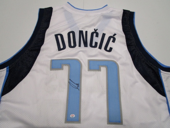 Luca Doncic of the Dallas Mavericks signed autographed basketball jersey PAAS COA 627