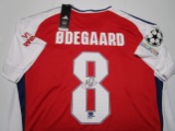 Martin Odegaard of Aresenal UEFA signed autographed soccer jersey Legends COA 489