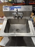 Wall Mounted Hand Sink w. Faucet