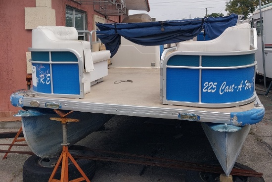 20 ft Premier Pontoon Boat with Yahama Four Stroke 115 Engine