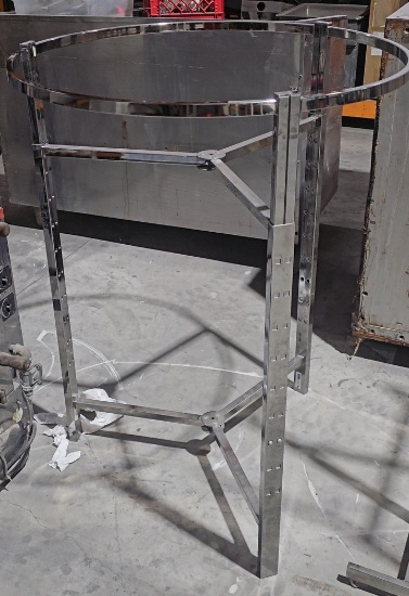 Round Chrome Clothing Rack