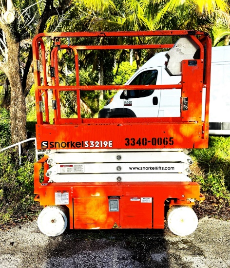 2019 Snorkel S3219E Hydraulic Lift Slab Scissor Lift "Works Great"