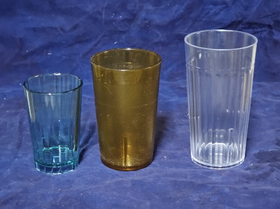 BRAND NEW Pallet of Various Sized Plastic Tumblers - Sold by the Unit