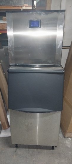 Ice Machine with bin