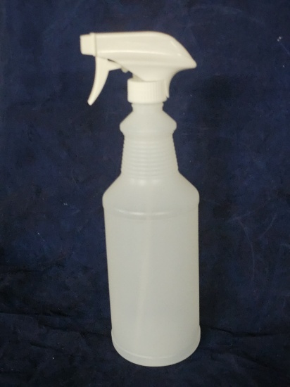 BRAND NEW Plastic Spray Bottles