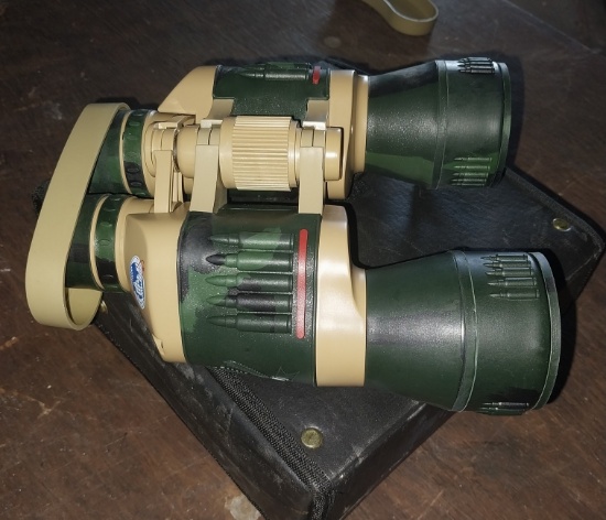 Breaker Cobra Binoculars with case
