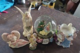 Jesus Snowglobe and angels