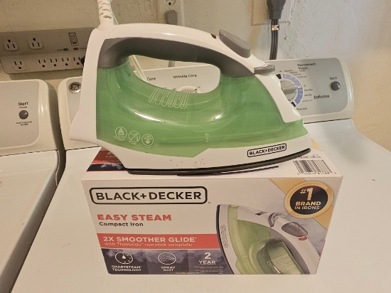 Black & Decker Easy Steam Compact Iron