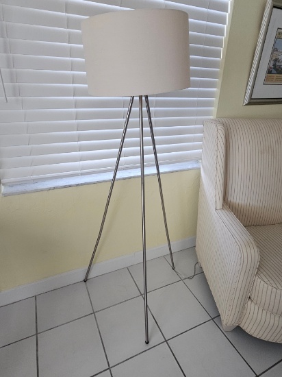Metal Floor Lamp with Shade