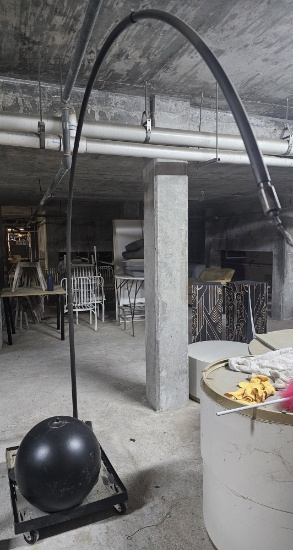 Vaulted Metal Arc Floor Lamp