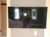 40 in Samung Flatscreen TV with Bracket