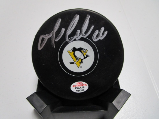 Mario Lemieux of the Pittsburgh Penguins signed autographed logo hockey puck PAAS COA 352