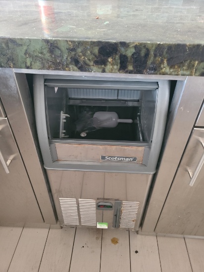 Scotsman Ice maker
