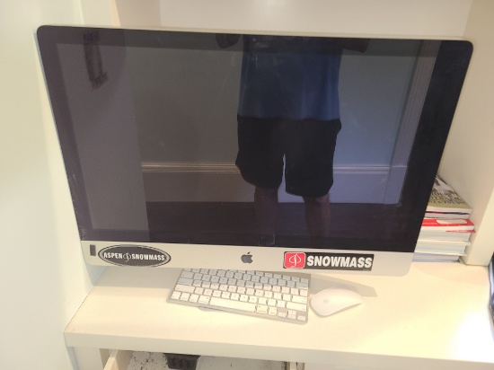 Apple Computer, keyboard and mouse