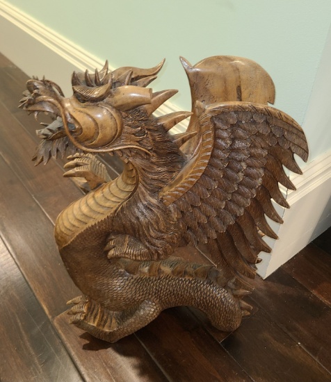 Dragons DÃ©cor - large Dragon has chipped ear