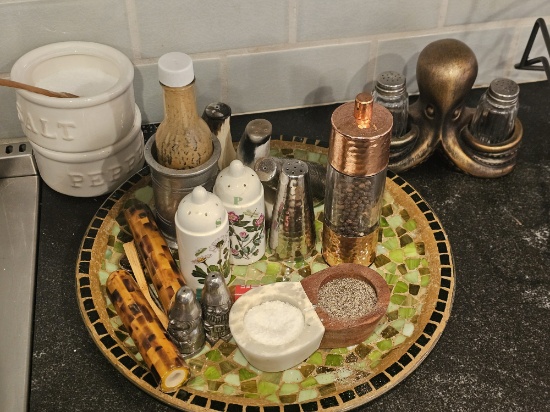 Salt & Pepper Shakers and Other Items Lot