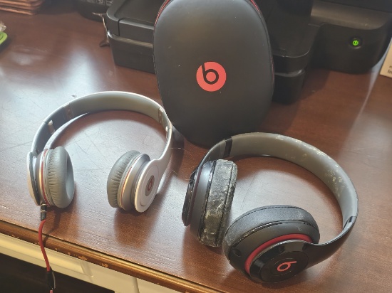 Beats by Dre Headphones with One Case (no charging unit)