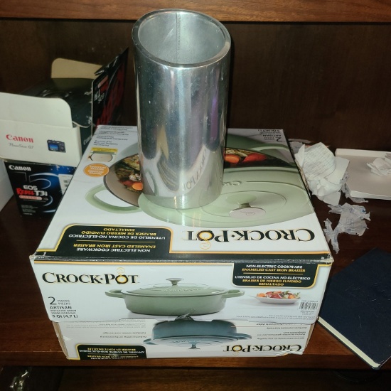 2 Crock-pots - new and wine holder