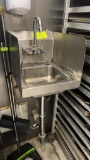 Wall mount hand sink with side splashes and
