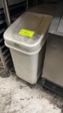 Rubbermaid rolling ingredient bin