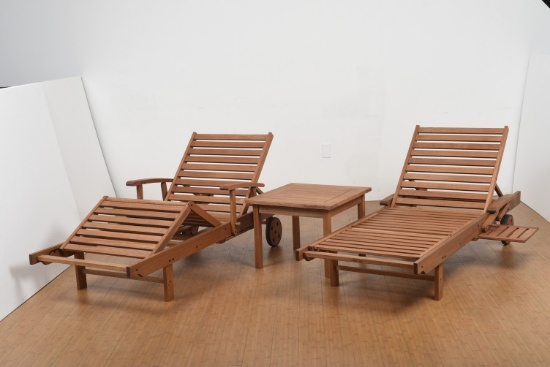 BRAND NEW ORIGINAL PACKAGING OUTDOOR 2 CHAISES + COFFEE TABLE SOLID WOOD