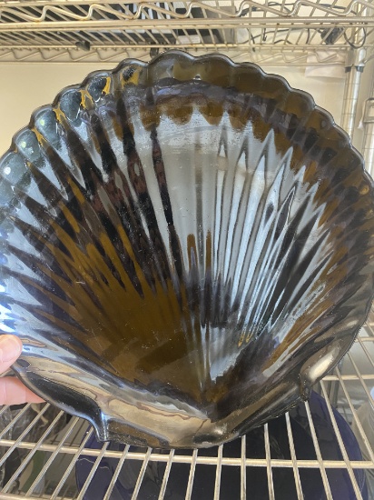 13" Shell Shaped Plates