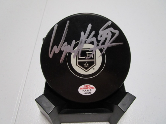 Wayne Gretzky of the LA Kings signed autographed logo hockey puck PAAS COA 377