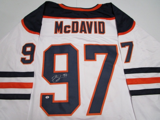 Connor McDavid of the Edmonton Oilers signed autographed hockey jersey PAAS COA 867
