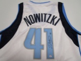Dirk Nowitzki of the Dallas Mavericks signed autographed basketball jersey PAAS COA 963