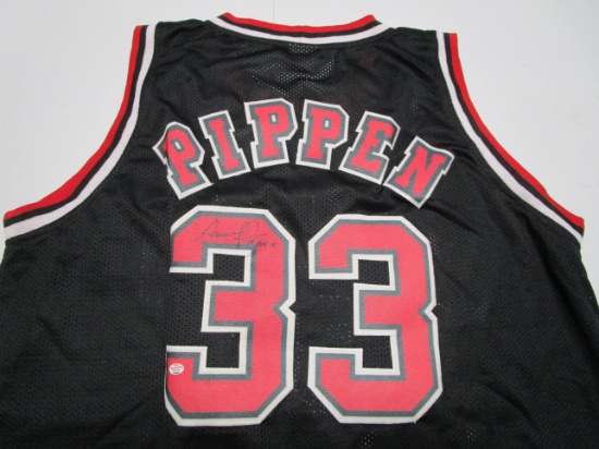 Scottie Pippen of the Chicago Bulls signed autographed basketball jersey PAAS COA 826