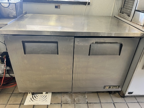 True TWT-48 48" Undercounter Refrigerator with Four Epoxy Coated Shelves on Casters