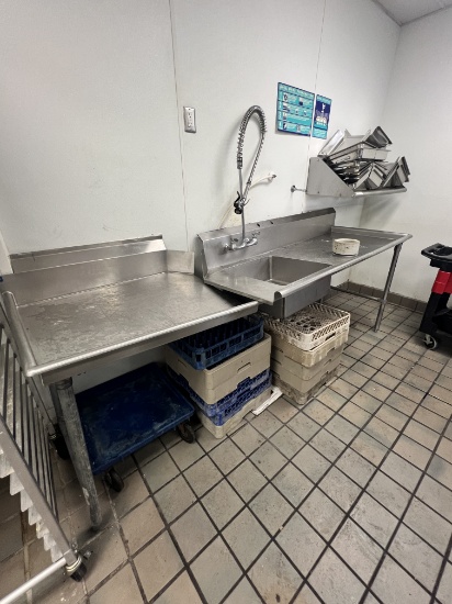 Clean & Dirty Table with Sink and Spritzer