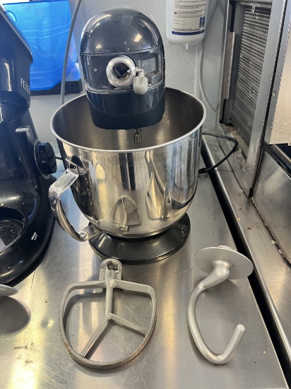 Cuisinart 5Qt Countertop Dough Mixer with S/S Bowl, Hook and Paddle