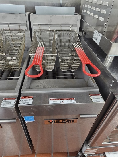 New, Never Used Vulcan 1VEG50M-1 Natural Gas Two Basket Fryolator