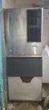 HoshiZaki Ice Machine and bin