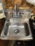 Wall mount hand sink